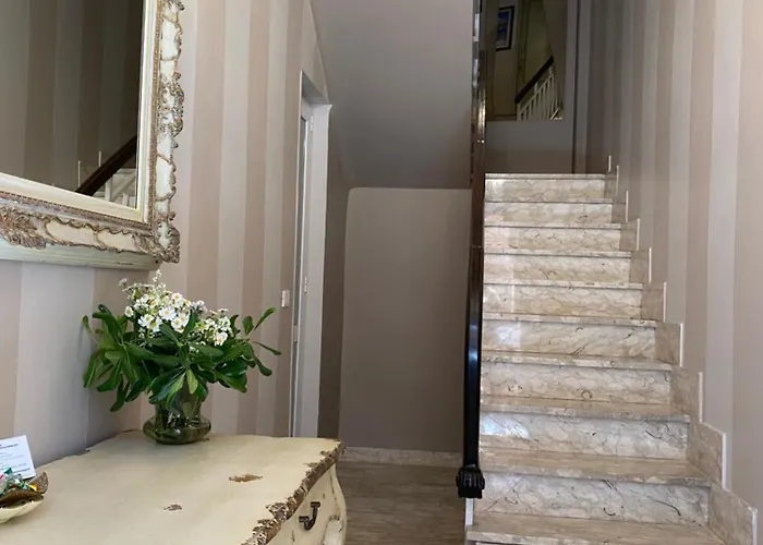 Castello Bed and Breakfast 4*