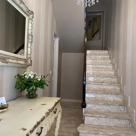 Castello Bed & Breakfast 4*